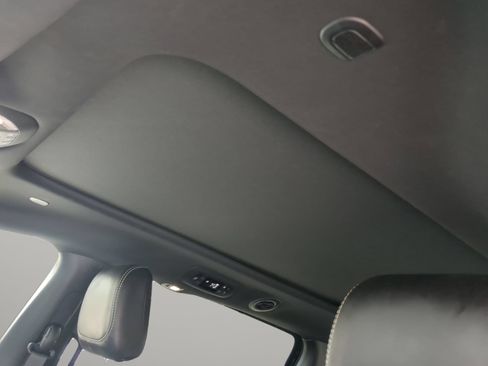 Used 2025 Chrysler Pacifica Limited FWD image 59