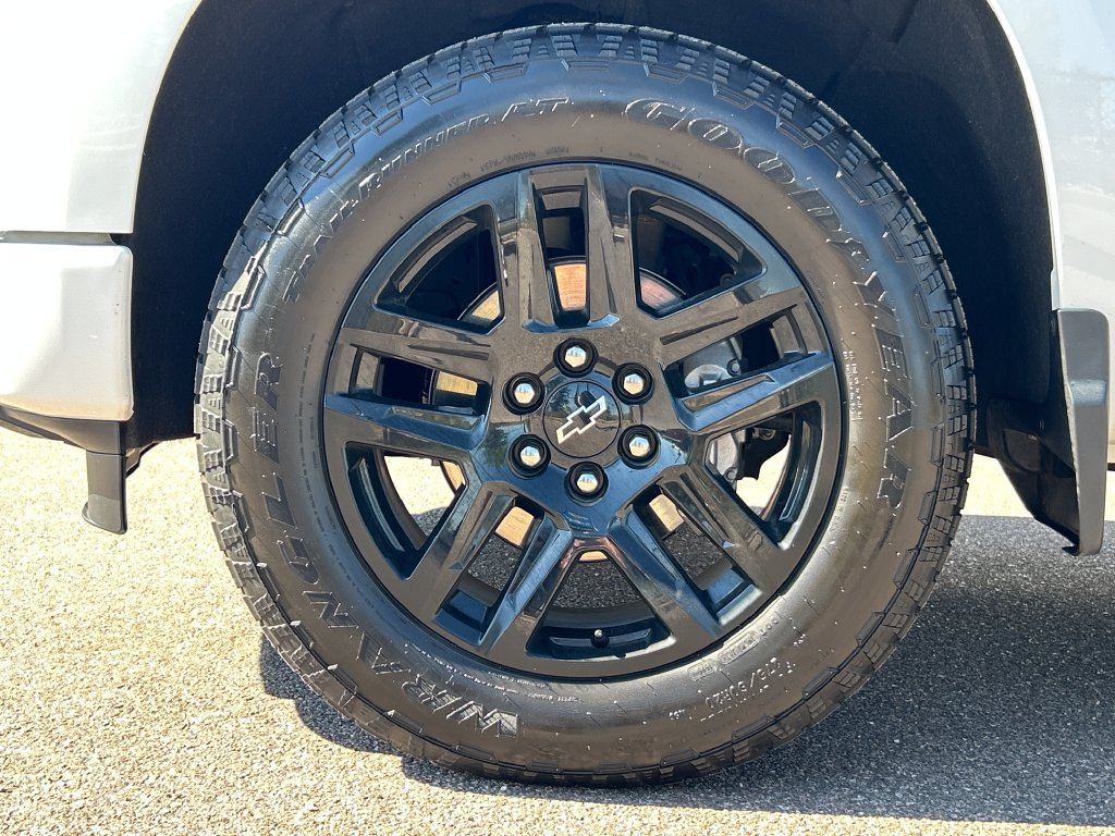Used 2025 Chevrolet Silverado 1500 RST AWD/4WD image 25