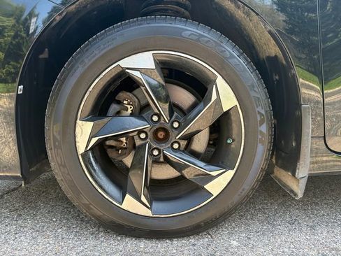 Used 2018 Toyota Sienna Limited Premium AWD/4WD image 17