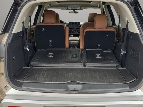 Used 2023 Nissan Pathfinder Platinum AWD/4WD image 8