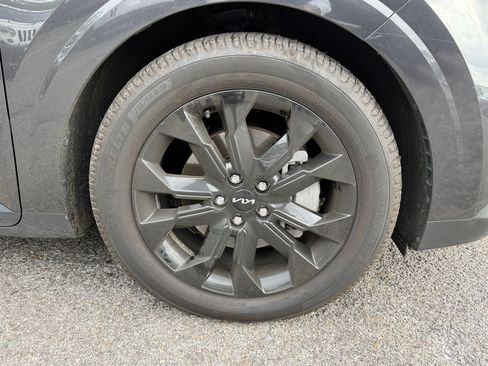 Used 2023 Kia Carnival SX Prestige FWD image 8