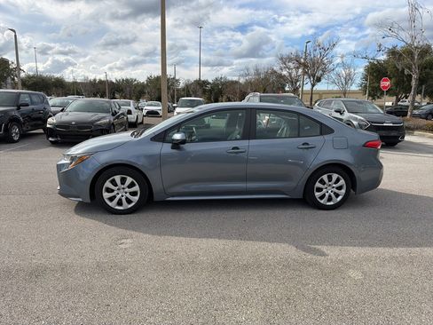 Used 2025 Toyota Corolla LE image 2