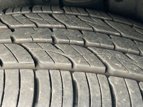 Used 2021 Chevrolet Equinox LS image 26