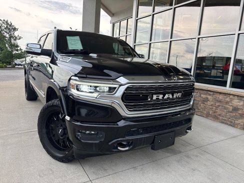 Used 2022 RAM 1500 Limited w/ Body-Colour Bumper Group AWD/4WD image 2