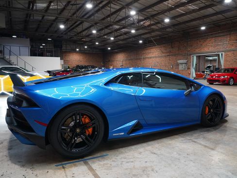 Used 2020 Lamborghini Huracan EVO RWD image 19