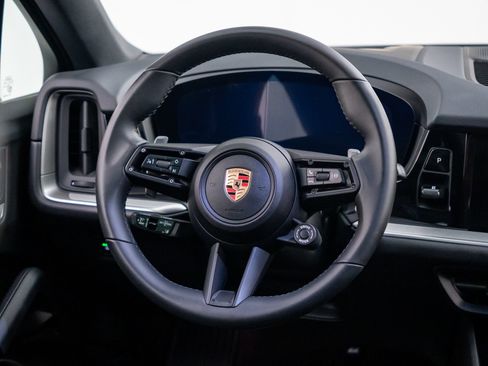 Used 2025 Porsche Cayenne Coupe AWD/4WD image 14