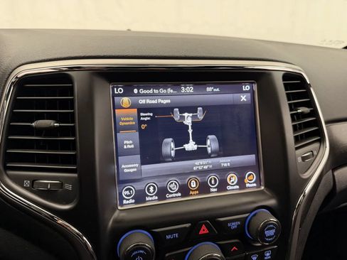 Used 2018 Jeep Grand Cherokee Altitude AWD/4WD image 24
