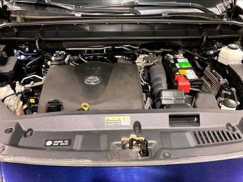 Used 2022 Toyota Highlander XLE image 12