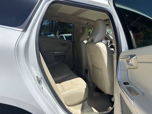 Used 2016 Volvo XC60 T5 Premier w/ Proximity Package FWD image 21