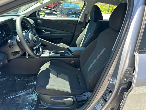 Certified 2026 Hyundai Elantra SE FWD image 13