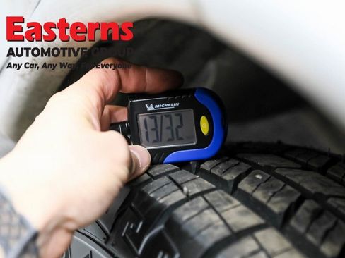 Used 2018 Chevrolet Express 2500 w/ Enhanced Convenience Package image 24