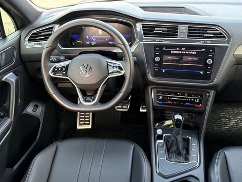 Used 2024 Volkswagen Tiguan SE R-Line image 13