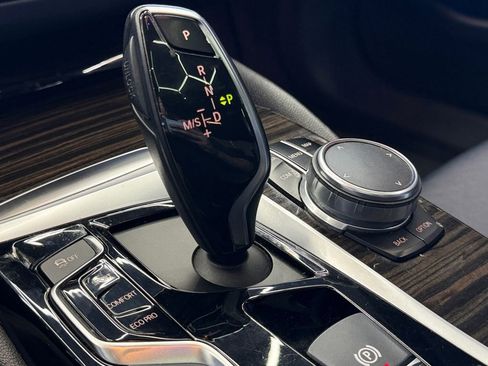 Used 2018 BMW 540i image 24