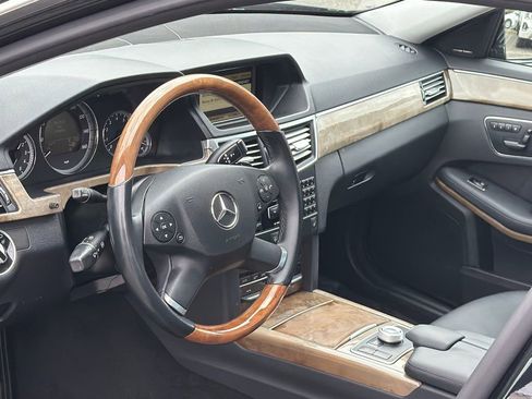 Used 2011 Mercedes-Benz E 350 4MATIC Sedan image 11