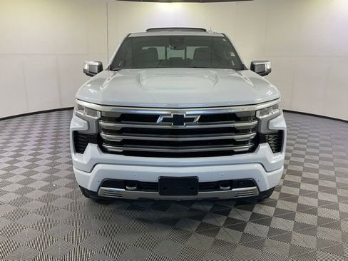 Used 2026 Chevrolet Silverado 1500 High Country w/ Technology Package AWD/4WD image 2