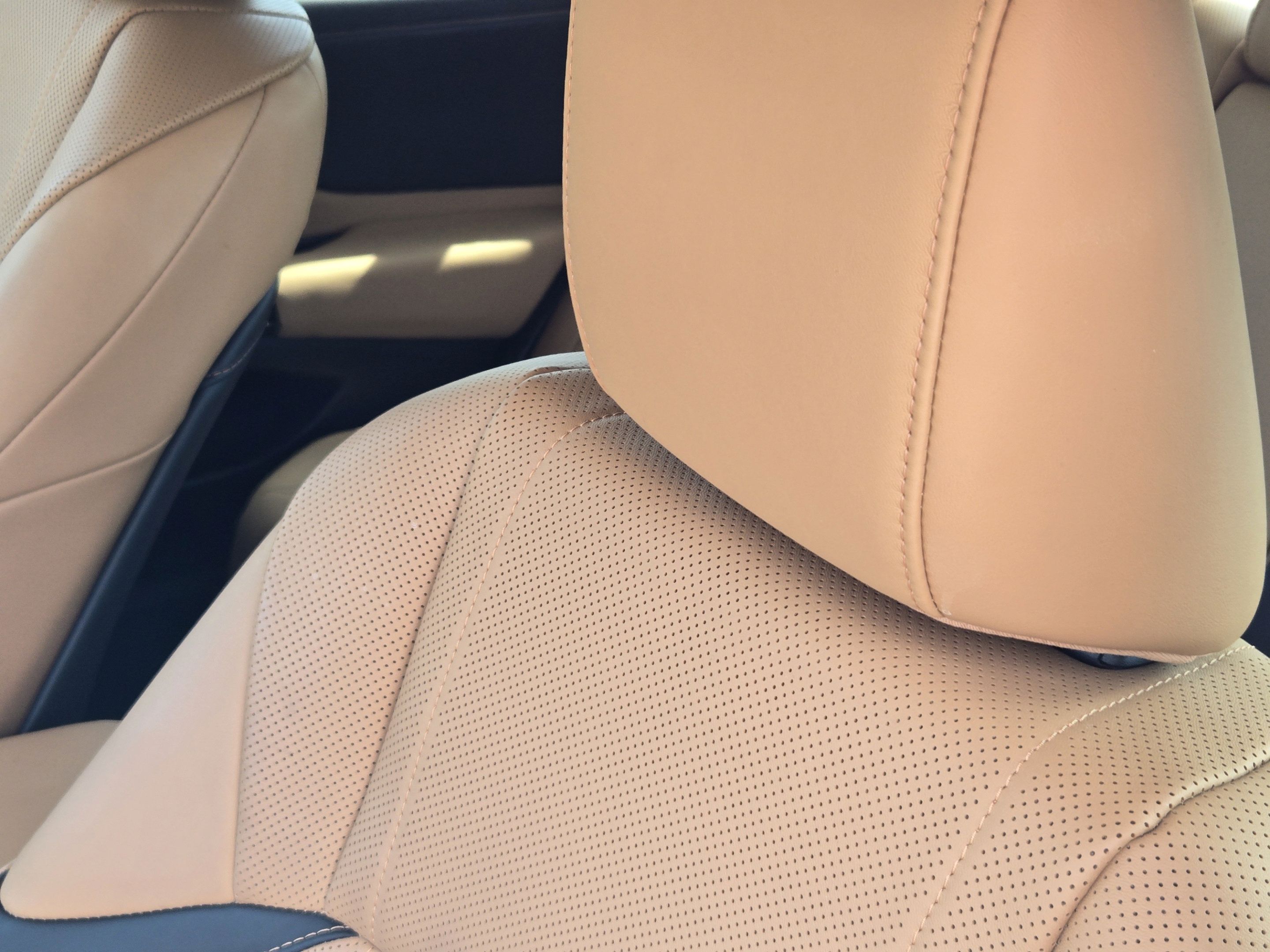 Certified 2024 Lexus ES 350 Ultra Luxury w/ Accessory Package (Z2) FWD image 25