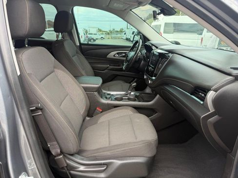 Used 2020 Chevrolet Traverse LT FWD image 21