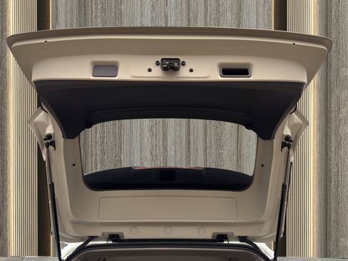 Used 2025 Nissan Ariya FWD image 46