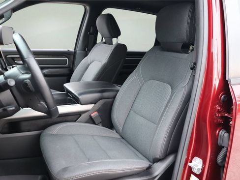 Used 2020 RAM 1500 Big Horn AWD/4WD image 11