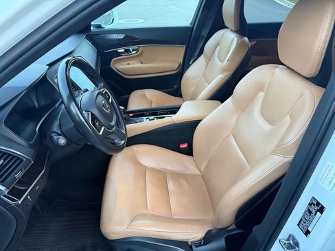 Used 2019 Volvo XC90 T6 Momentum AWD/4WD image 31