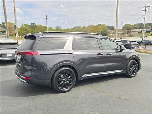 Used 2023 Kia Carnival SX FWD image 3