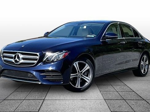 Used 2019 Mercedes-Benz E 300 4MATIC image 4