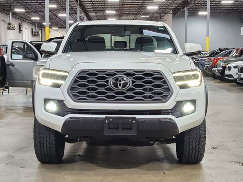 Used 2022 Toyota Tacoma TRD Off-Road AWD/4WD image 2