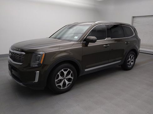 Used 2021 Kia Telluride EX image 2