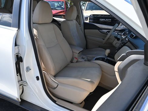 Used 2015 Nissan Rogue SV FWD image 26