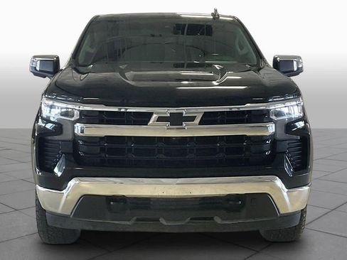 Used 2022 Chevrolet Silverado 1500 LT AWD/4WD image 3