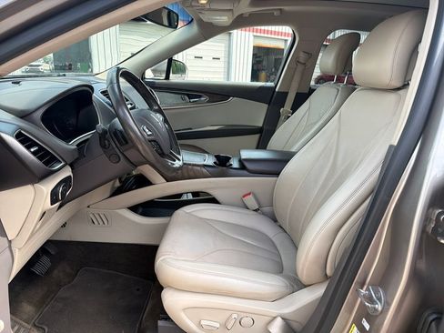 Used 2018 Lincoln MKX Reserve w/ Lincoln MKX Climate Package FWD image 13