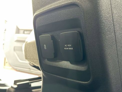 Used 2022 Ford Bronco Wildtrak image 32