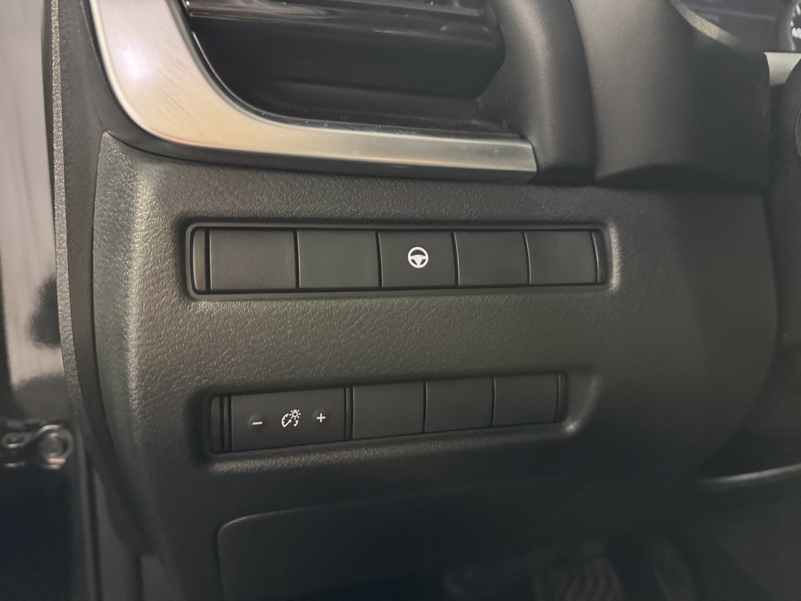 Used 2021 Nissan Rogue SV AWD/4WD image 21