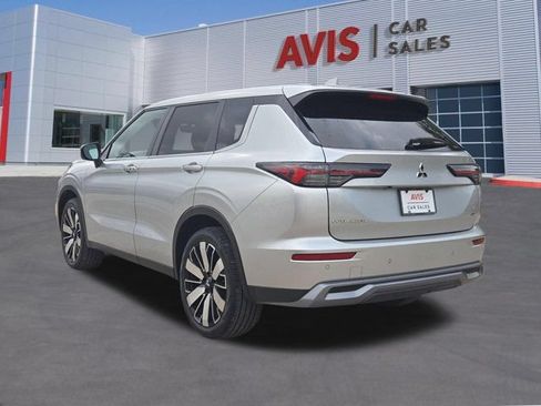 Used 2025 Mitsubishi Outlander SE AWD/4WD image 10