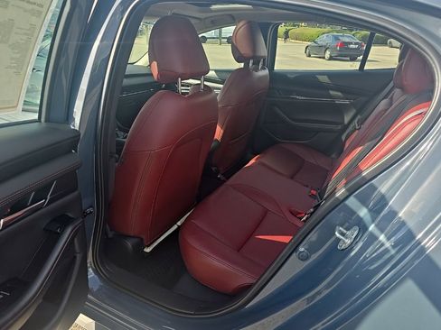 Used 2024 MAZDA MAZDA3 s image 22