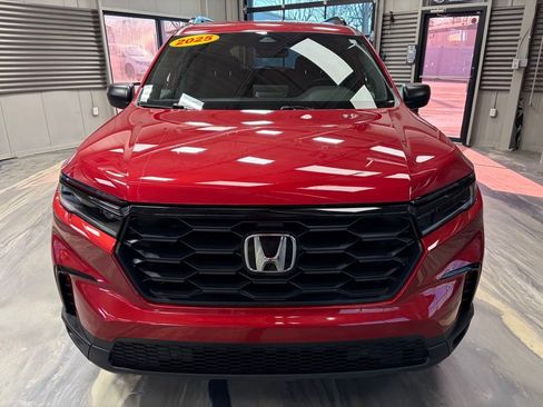 Used 2025 Honda Pilot Sport image 38