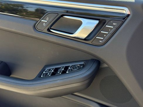 Used 2026 Porsche Macan image 27