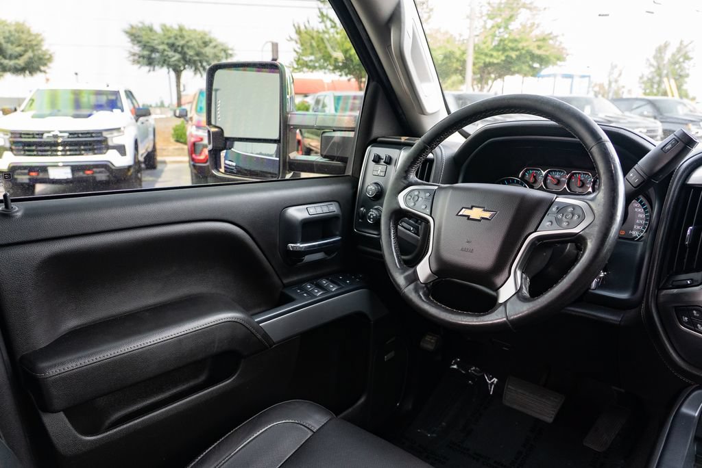 Used 2019 Chevrolet Silverado 2500 LTZ w/ Duramax Plus Package AWD/4WD image 11