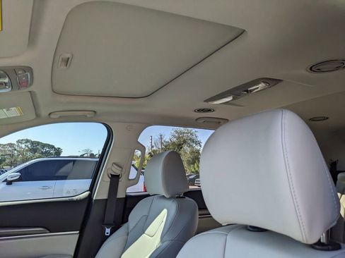 Certified 2025 Kia Telluride S image 21