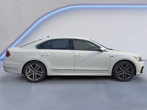 Used 2017 Volkswagen Passat 1.8T R-Line FWD image 8