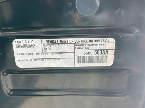 Used 2021 Jeep Grand Cherokee L Laredo image 33