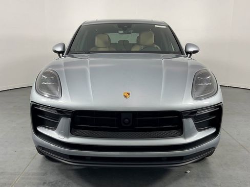 Certified 2025 Porsche Macan AWD/4WD image 10