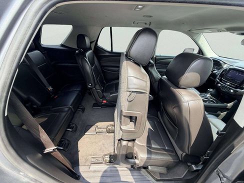 Used 2020 Chevrolet Traverse LT AWD/4WD image 24
