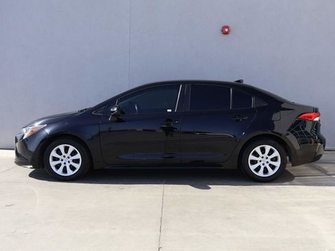 Used 2024 Toyota Corolla LE FWD image 2