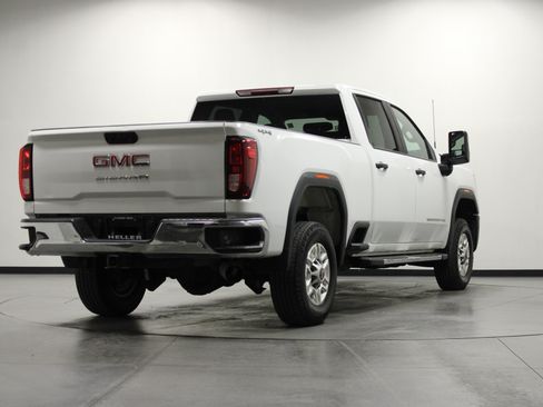 Used 2024 GMC Sierra 2500 Pro AWD/4WD image 4