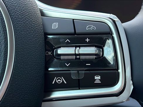 New 2026 Kia Carnival EX FWD image 23