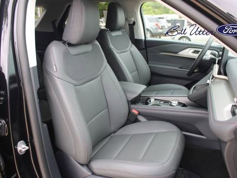 New 2026 Ford Explorer Active image 7