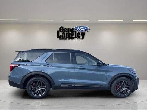 Used 2025 Ford Explorer ST w/ Sun And Sound Package AWD/4WD image 4