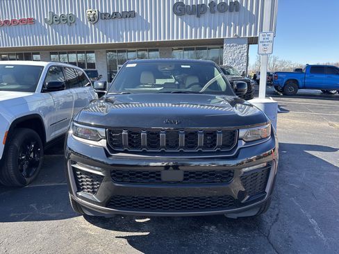 New 2026 Jeep Grand Cherokee Limited AWD/4WD image 2