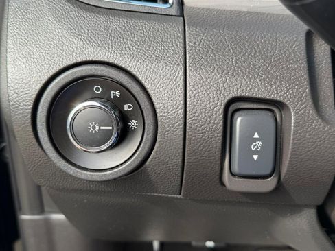 Used 2017 Ford Taurus SEL w/ Equipment Group 201A image 29